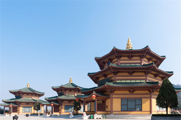 煙臺(tái)企業(yè)戰(zhàn)略模糊難落地？戰(zhàn)略咨詢(xún)公司如何精準(zhǔn)錨定增長(zhǎng)賽道？