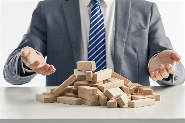 企業的績效層層加碼，是激發斗志還是逼走人才？