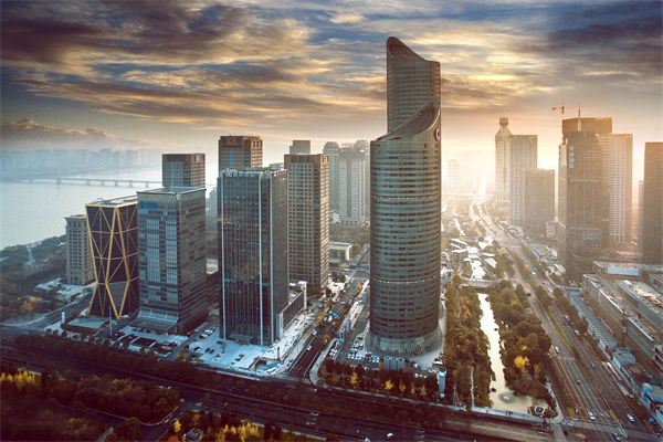 市場突變計劃失效，年度計劃如何靈活應(yīng)對突發(fā)情況？