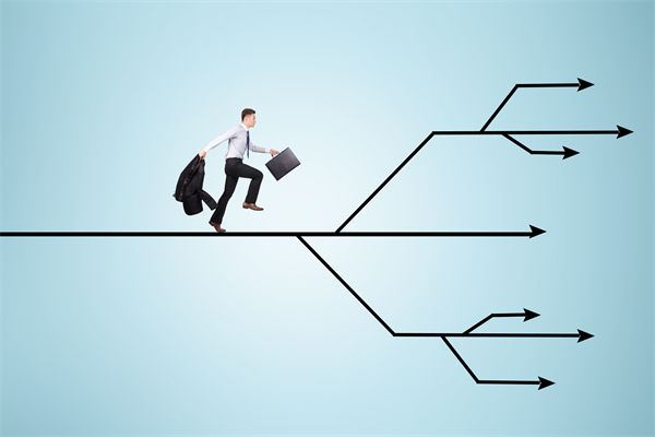 29歲女演員回應(yīng)在餐廳當(dāng)服務(wù)員，人力資源怎么看？