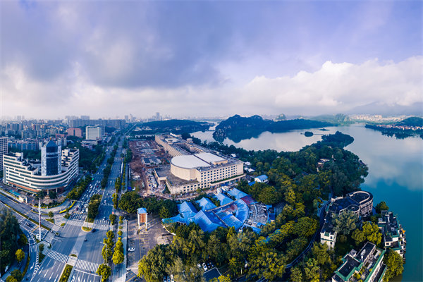 企業(yè)陷戰(zhàn)略迷茫難尋增長(zhǎng)路，肇慶戰(zhàn)略咨詢公司能指明方向嗎？